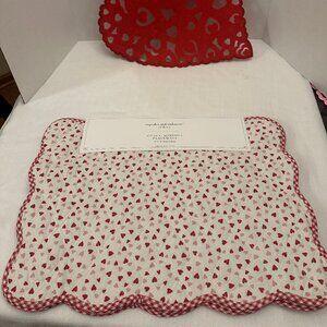 NWT Cupcakes & Cashmere Valentine's Day Confetti Hearts 4 Quilted Placemats